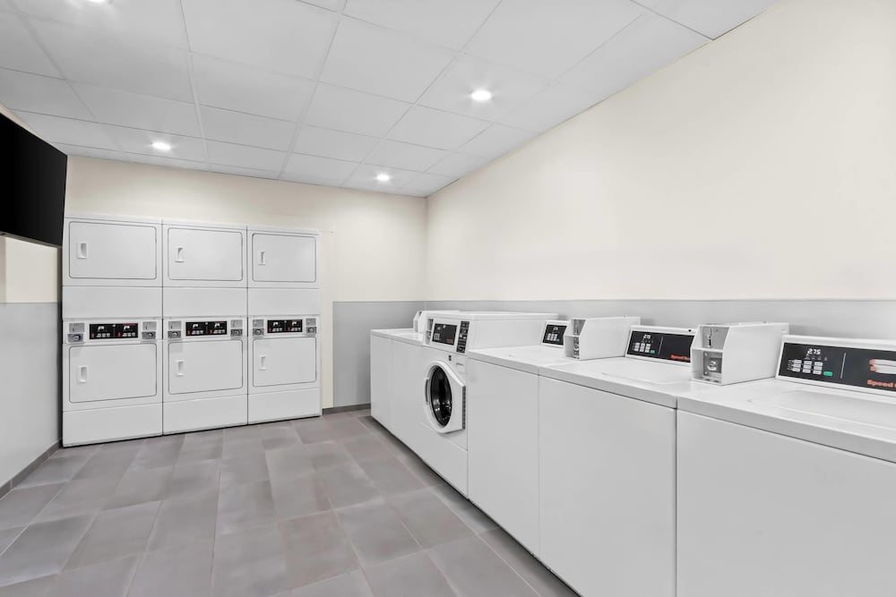 Everhome Suites Chandler Phoenix Fashion Center 7/50