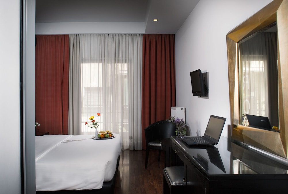Areos Hotel 42/57