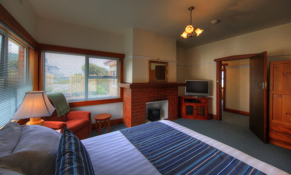 STANLEY VILLAGE WATERFRONT ACCOMMODATION 33/70