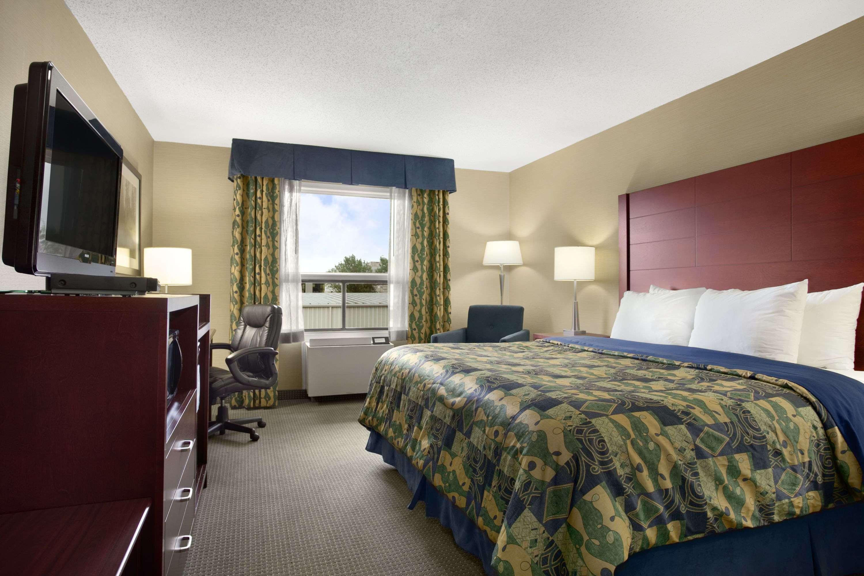 Efficiency, King Bed