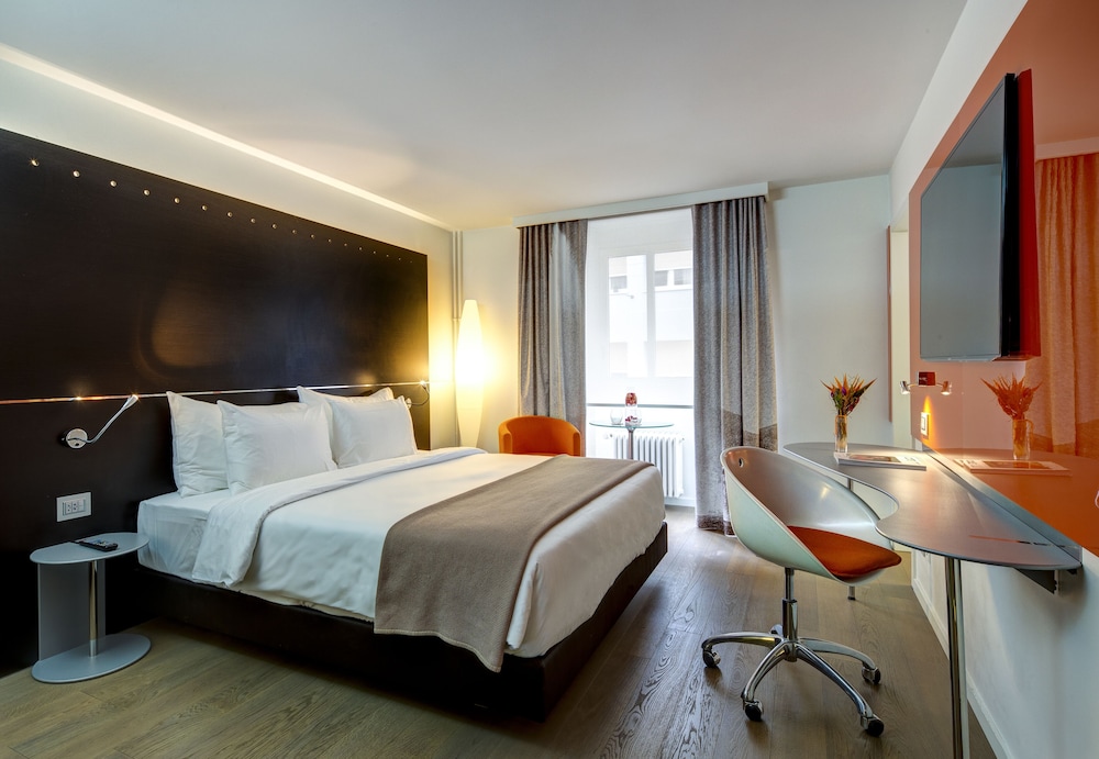 Design Hotel F6 11/44