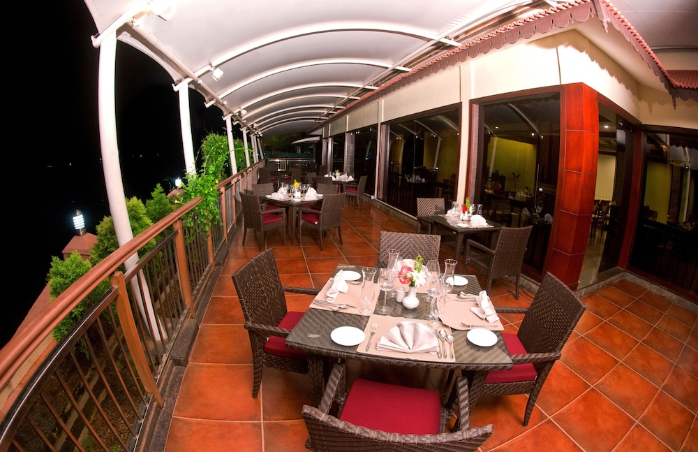 Sterling Lake Palace Alleppey. 48/58
