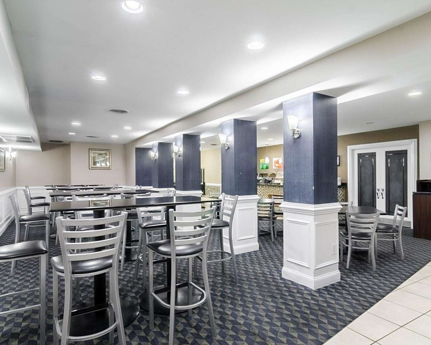 Rodeway Inn Suites Williamsburg Central 11/12