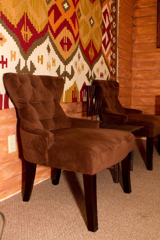 Canyons Lodge 4/37