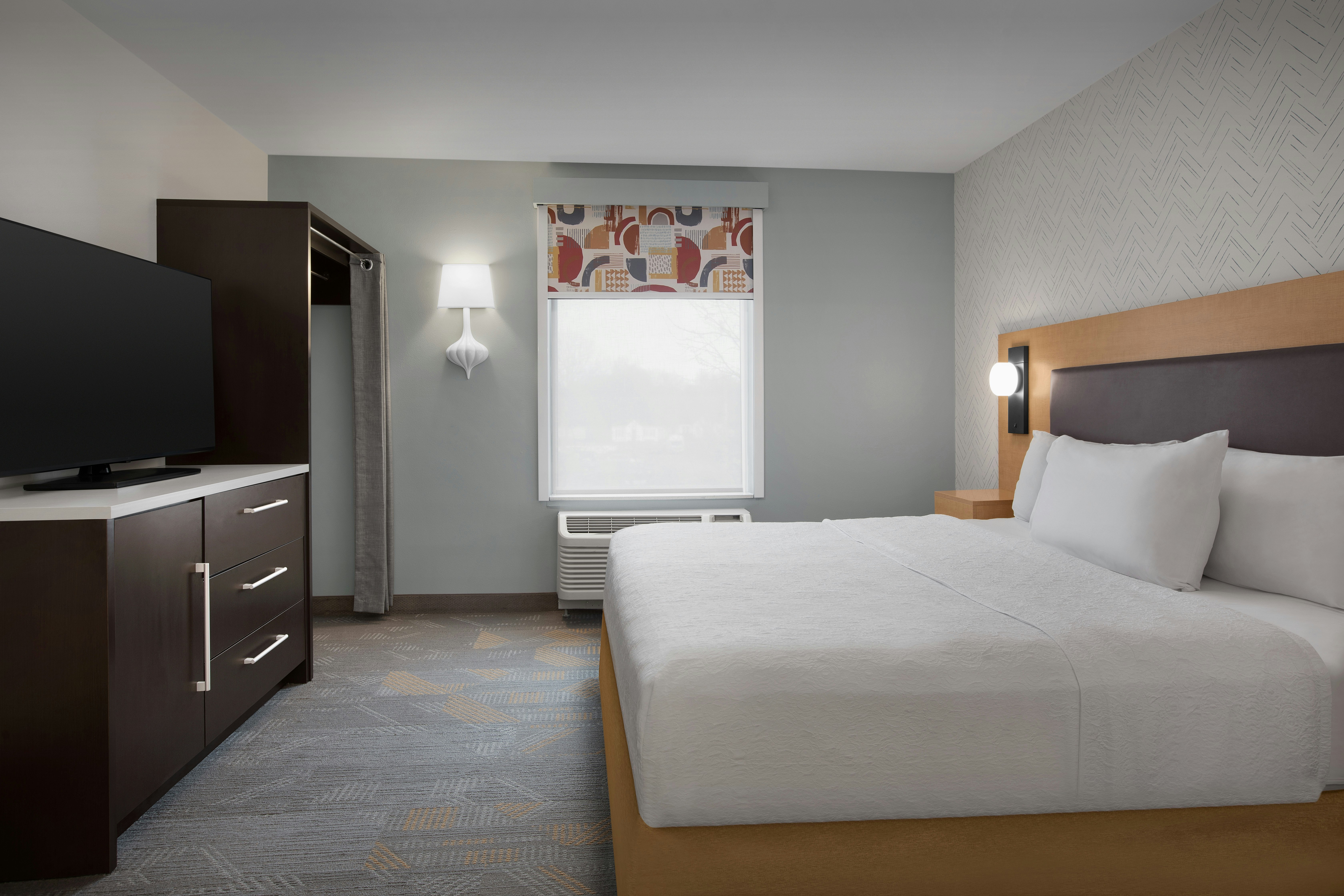 SUITE, KING BED, ACCESSIBLE