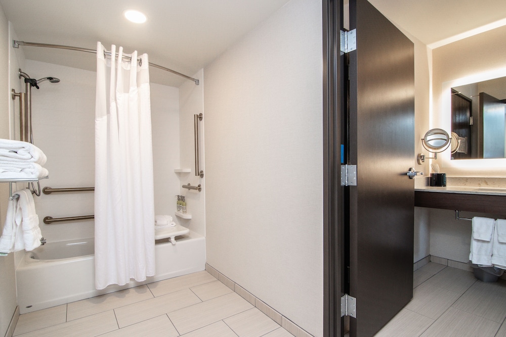 Holiday Inn Express Downtown Spokane 23/58