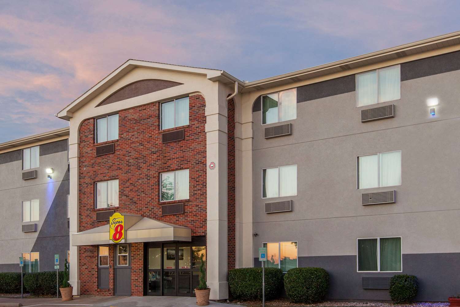 Super 8 By Wyndham Bedford Dfw Airport West 2/31