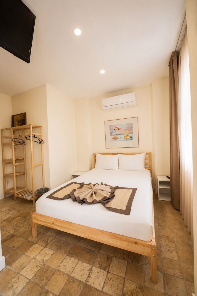 La Paloma Hotel 6/50
