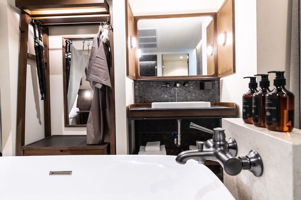 Payaa Hotel 46/50