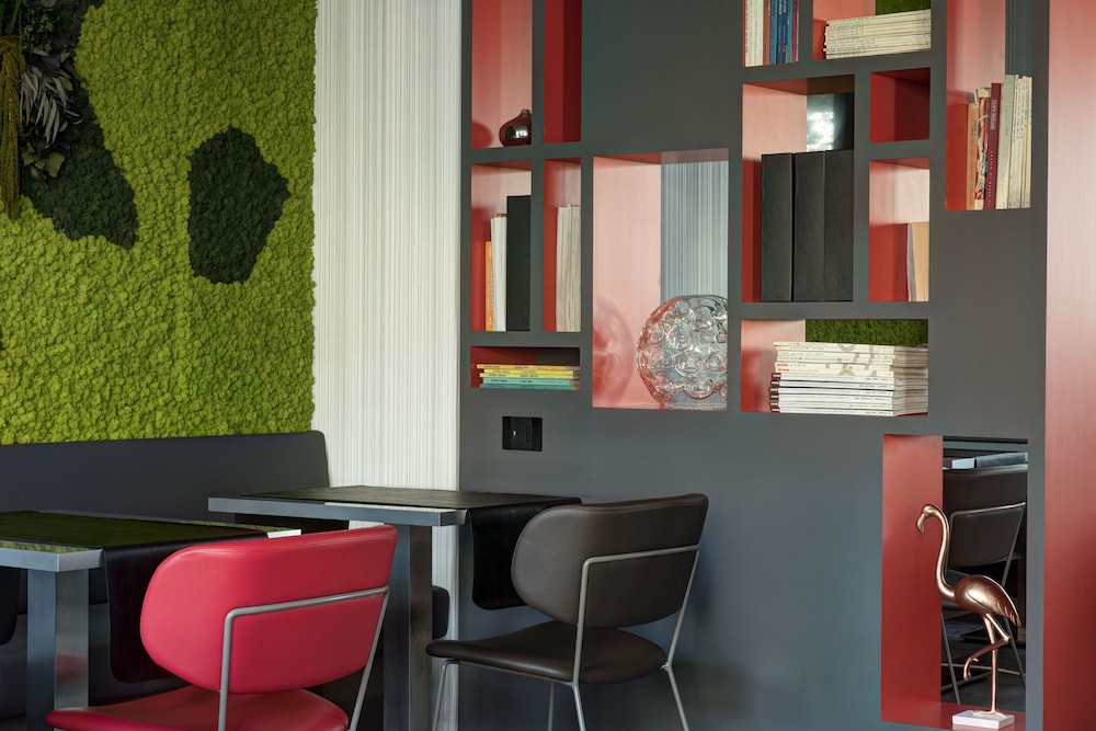 iQ Hotel Milano 41/50