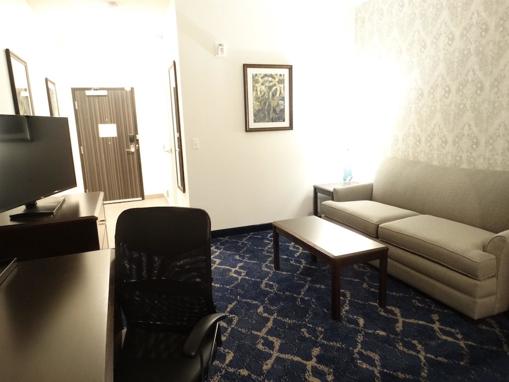 Best Western Plus New Richmond Inn & Suites 33/40