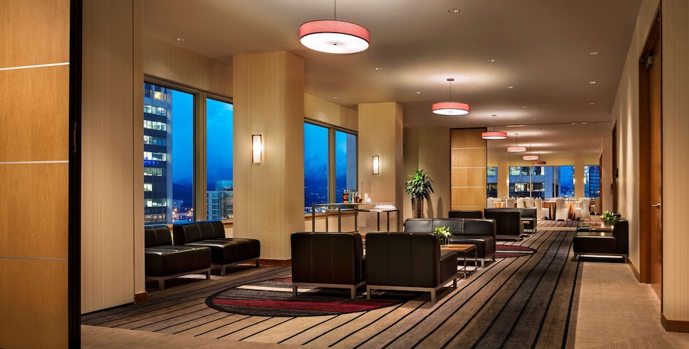 HYATT REGENCY VANCOUVER 50/72