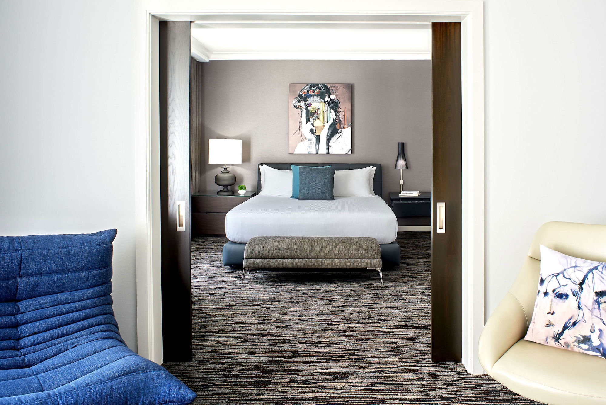 SUITE, KING BED