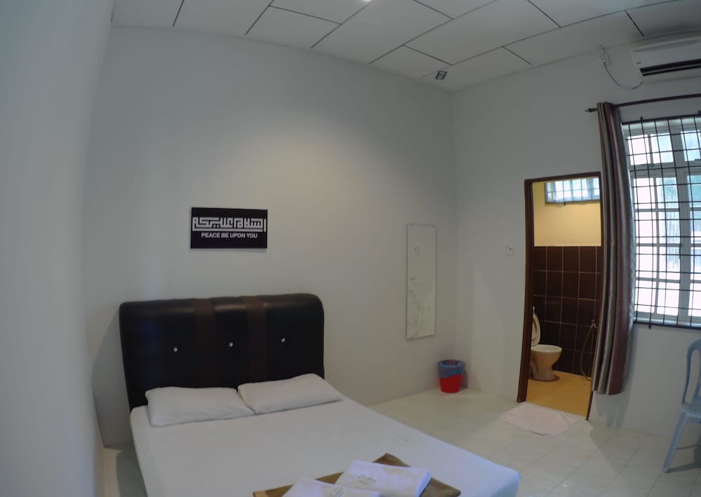 Semarak Beach Inn 13/45
