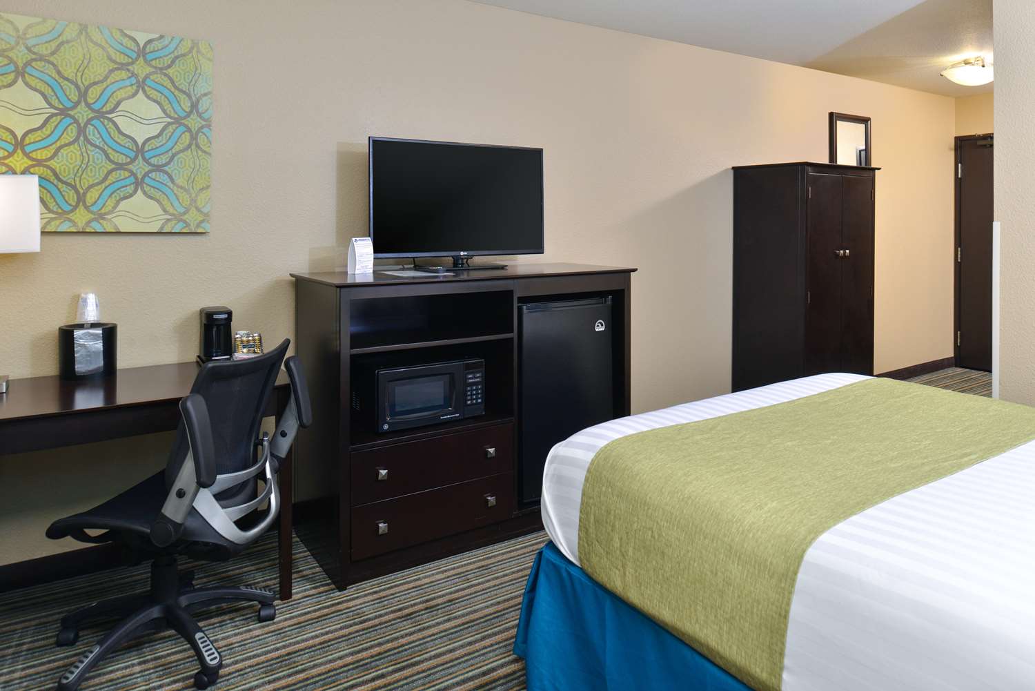 Best Western Long Beach Inn 44/53