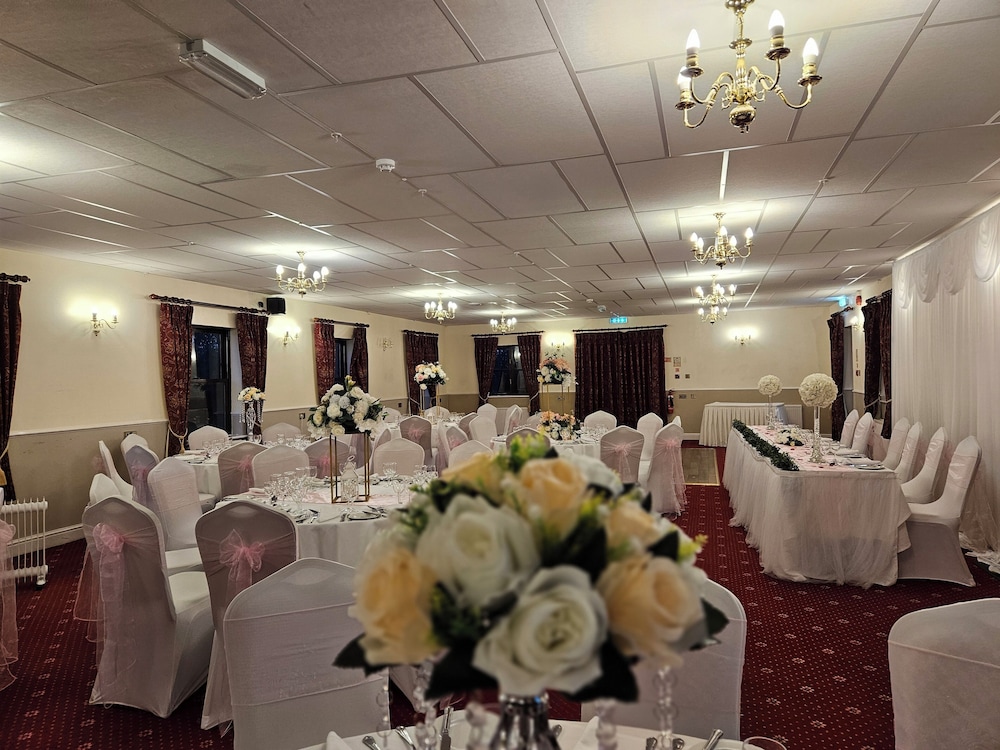 MARSH FARM HOTEL 33/50