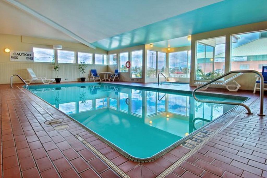 swimming pool spa