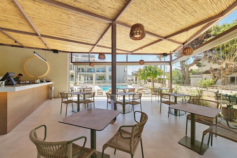 Inea Hotel and Suites 68/78