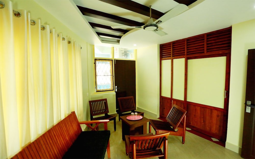 Hotel Brahmaputhra 28/33