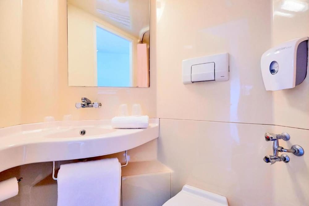 Premiere Classe Valenciennes Ouest - Petite Foret 52/56