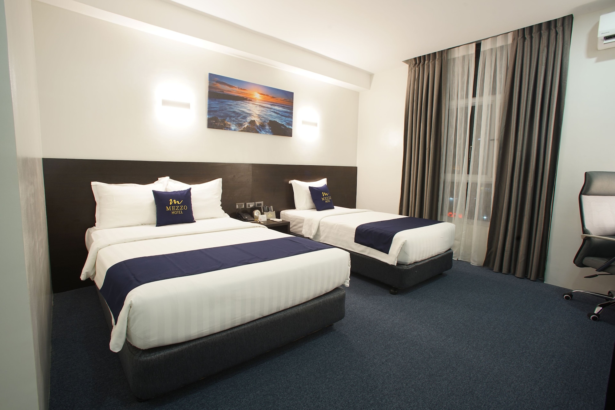 Deluxe, 1 Double and 1 Single Bed
