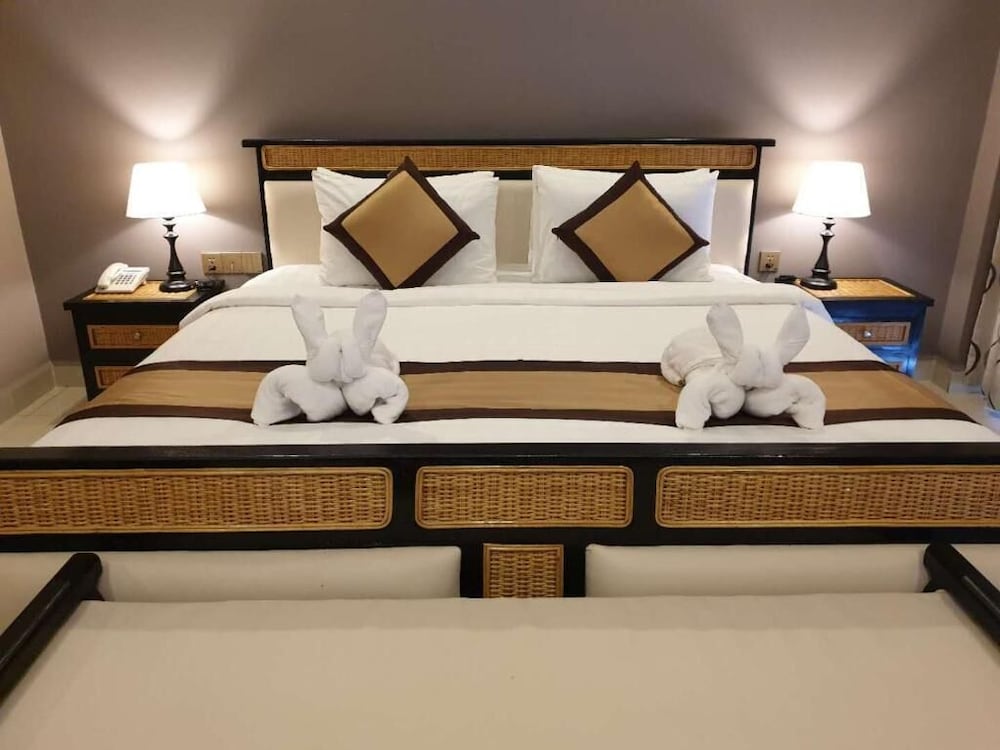 Aristocrat Residence Hotel 38/80