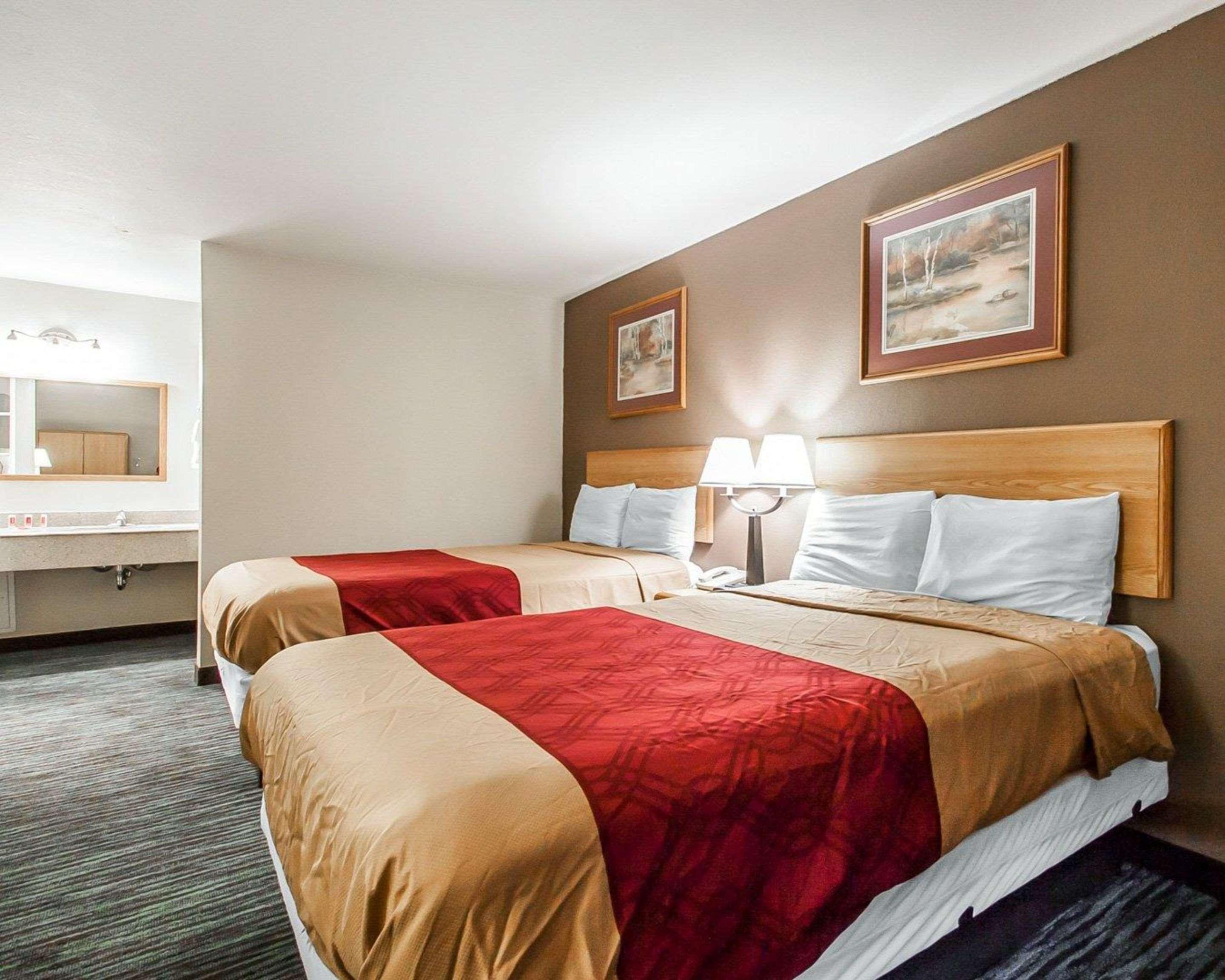 SUITE, 2 DOUBLE BEDS
