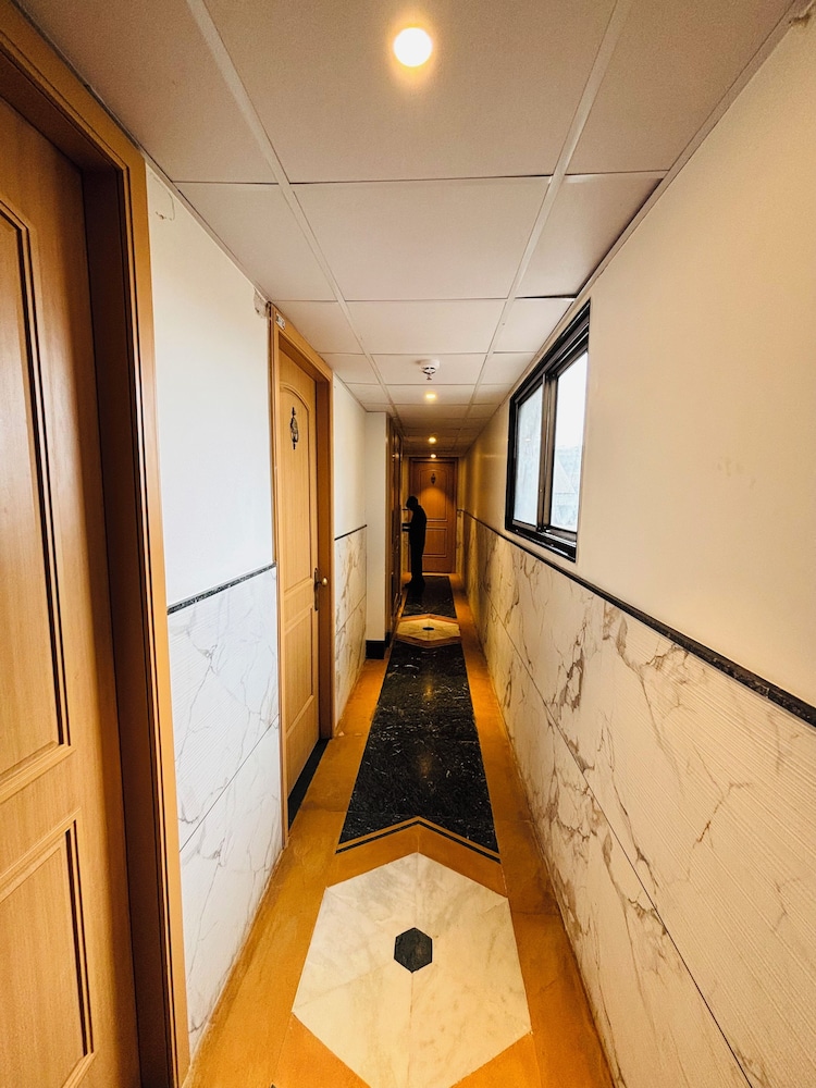 Hotel Gurukripa 31/50