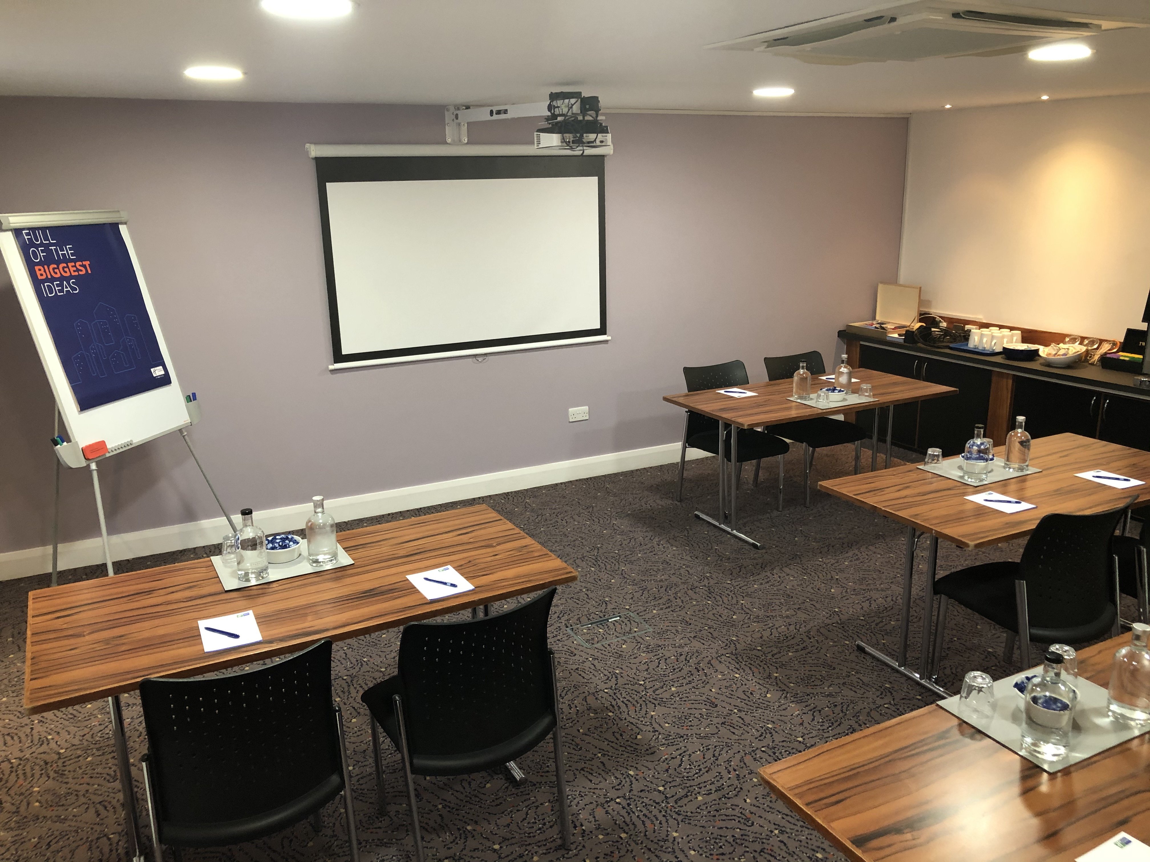 Holiday Inn Express Gatwick Crawley 35/50
