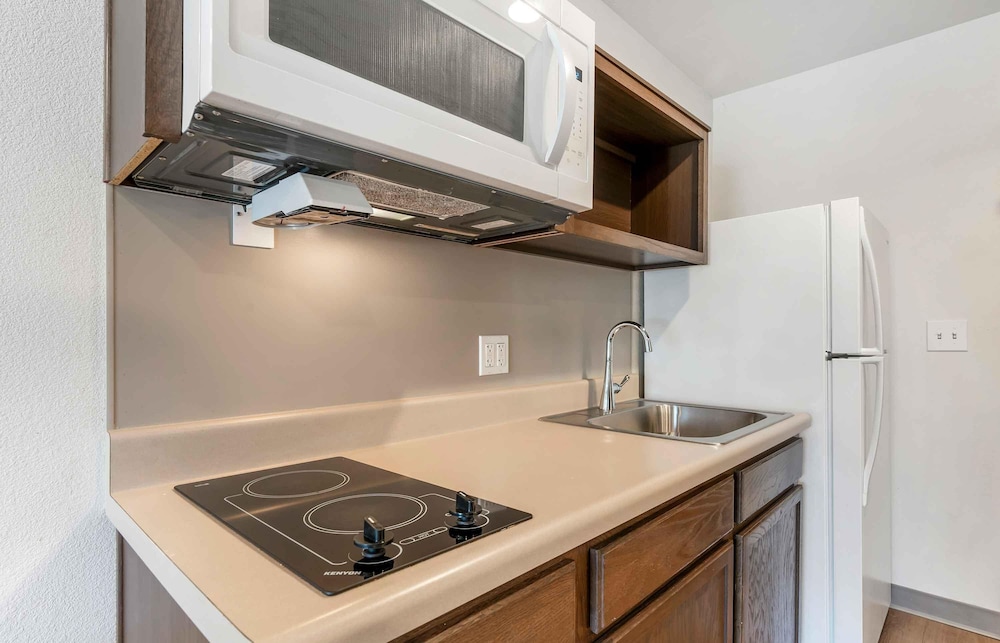 WoodSpring Suites Portland North Gresham 50/53