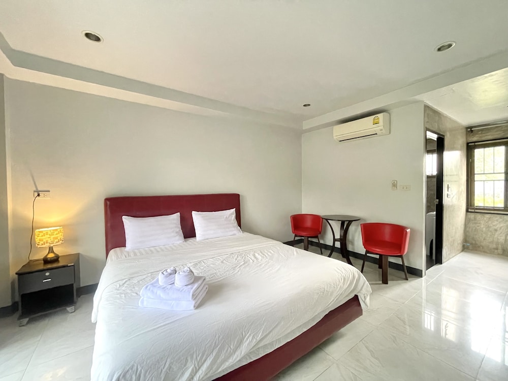 SUPERIOR, KING BED