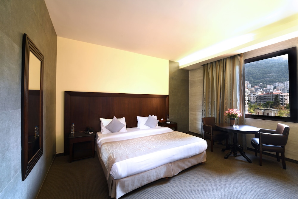 Reston Hotel, Jounieh 14/35