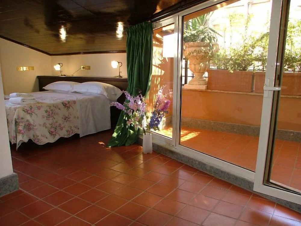 Okapi Rooms 15/22