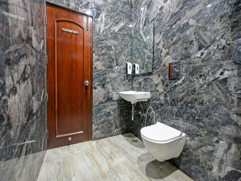 Hotel Legend International 58/58