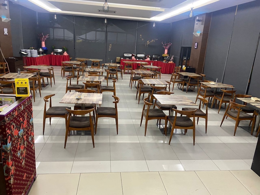 D Wharf Hotel And Serviced Residence 53/71