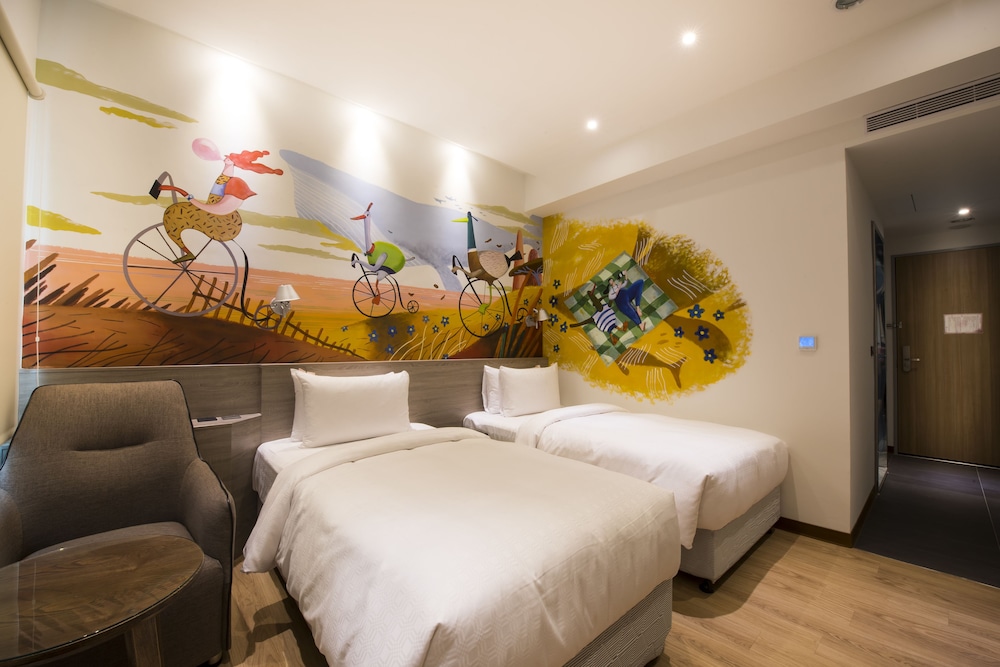 DELUXE, KING BED