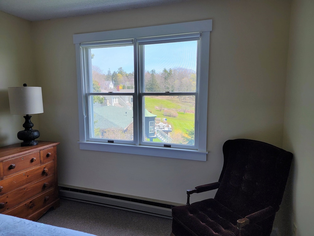 East Wind Inn 29/75