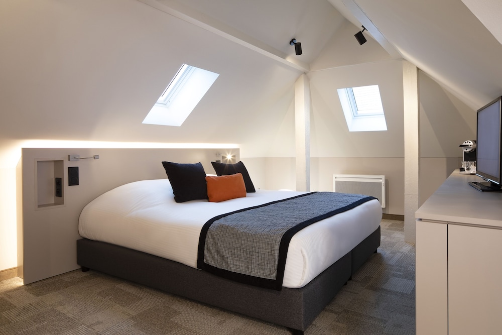 EXECUTIVE, DOUBLE BED