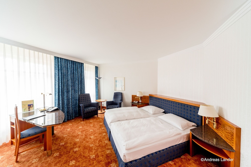 Dorint Herrenkrug Parkhotel Magdeburg 10/53