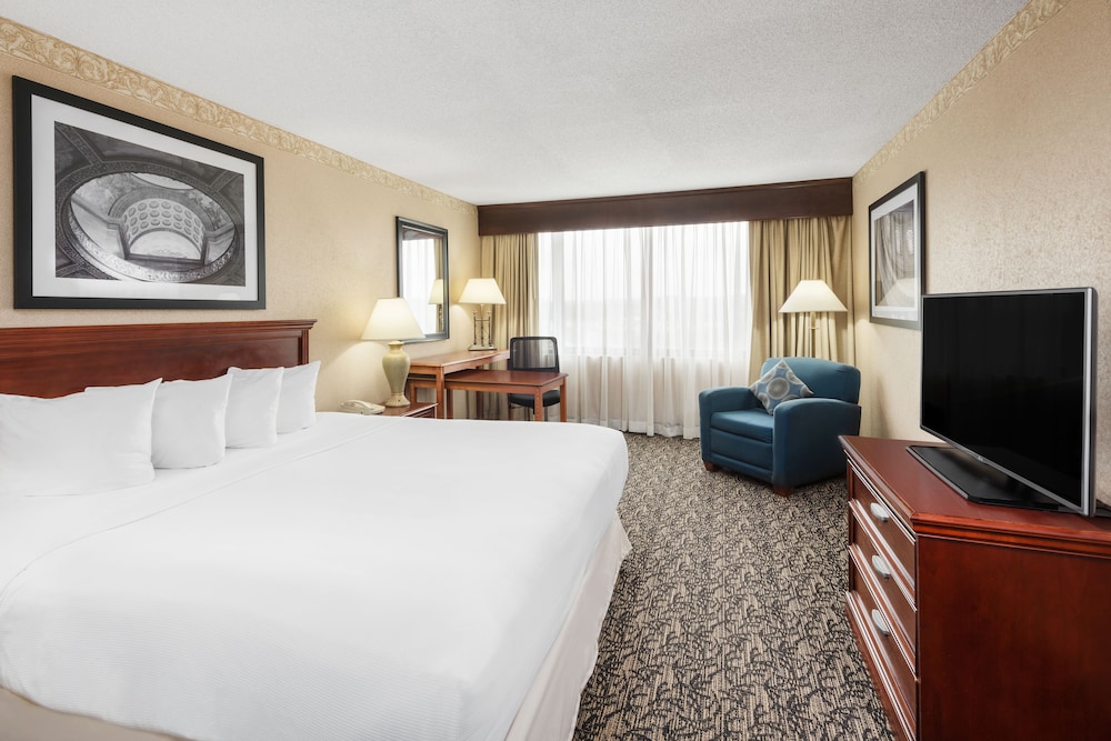 Capitol Plaza Hotel Jefferson City 14/38