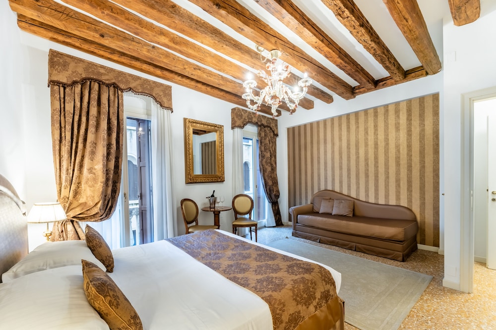 1 BEDROOM, PREMIUM, APARTMENT