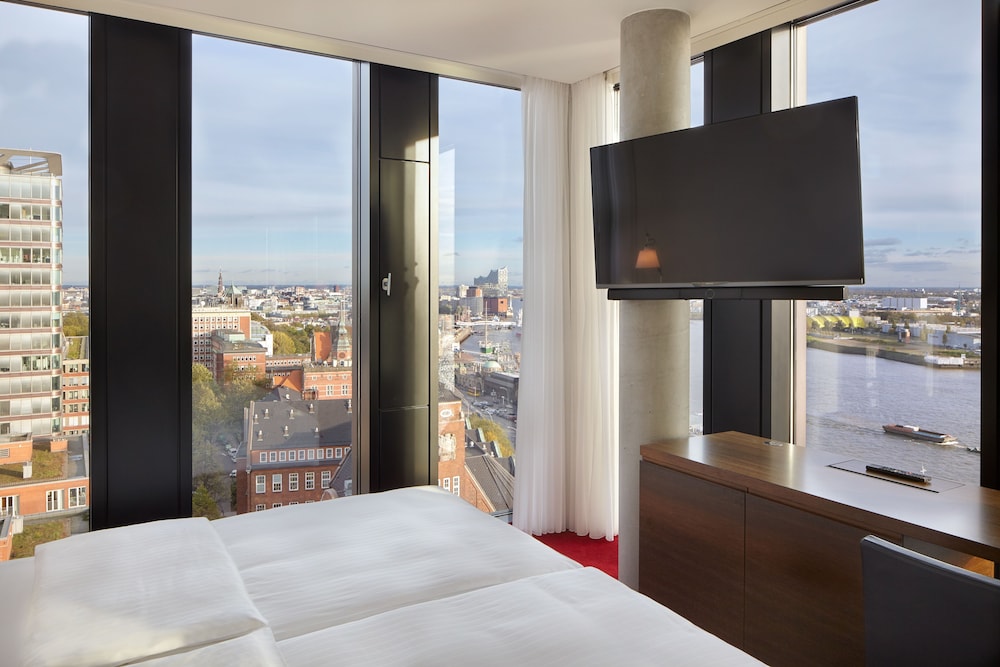 Empire Riverside Hotel 6/58