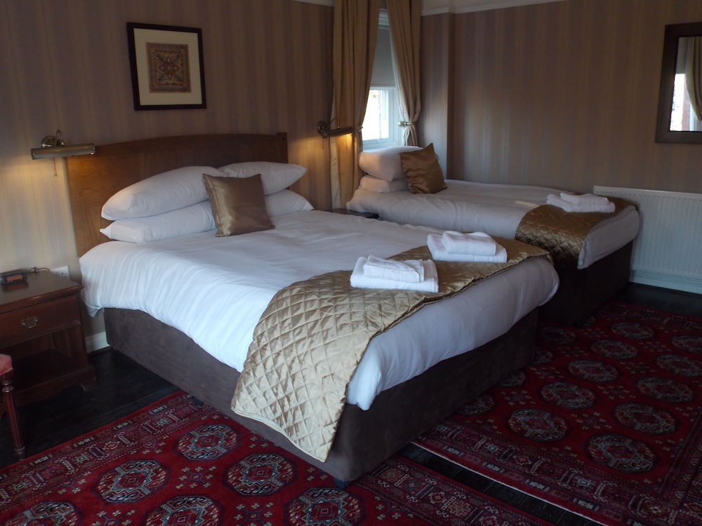 Mountford Hotel 6/28