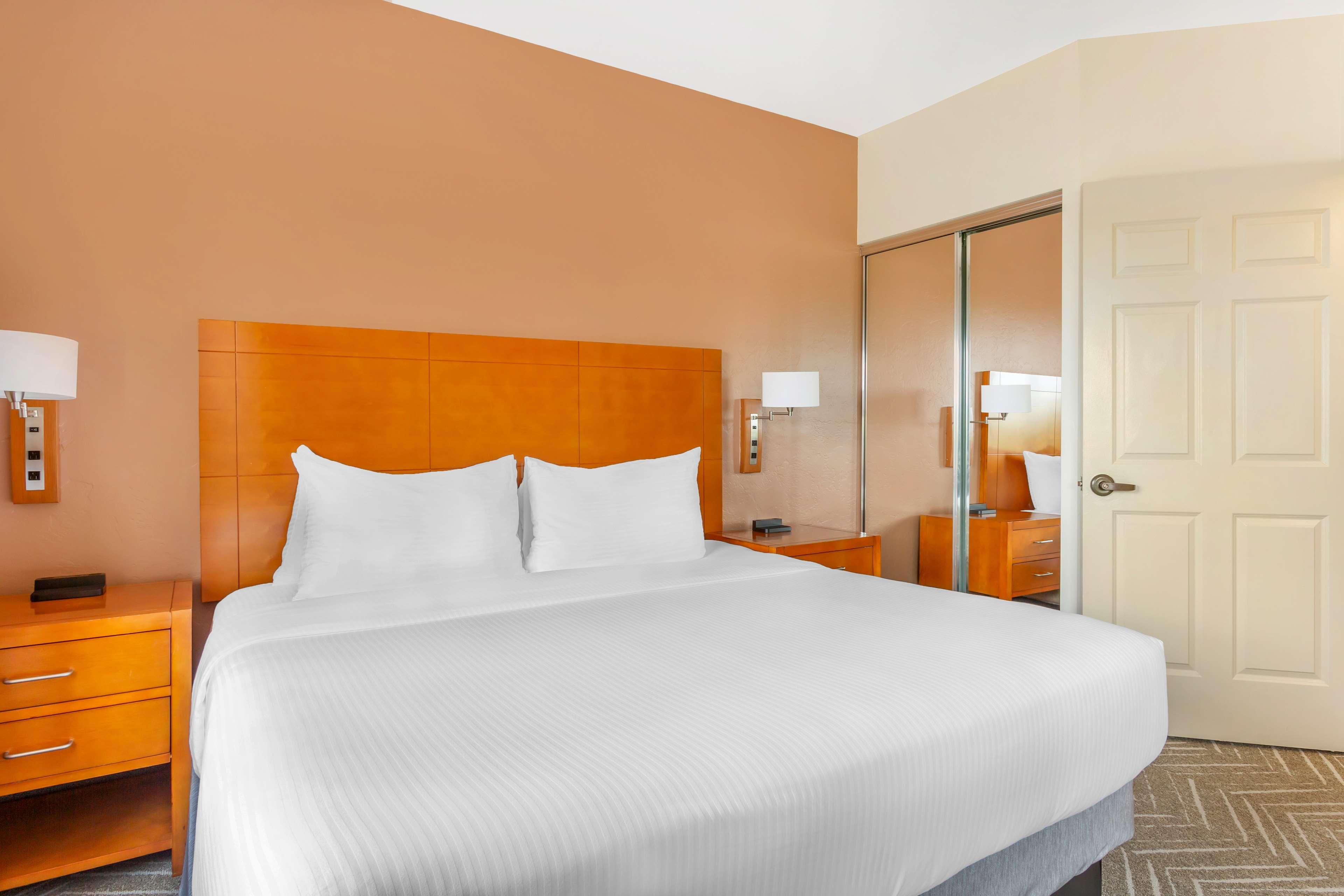 2 BEDROOMS, SUITE, 2 KING BEDS, ACCESSIBLE