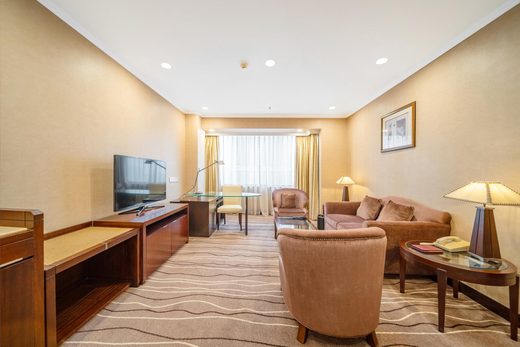 Underwater, Family Suite, World