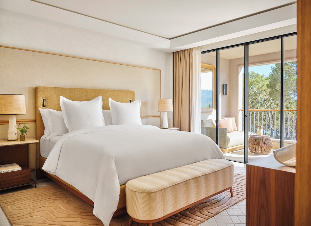 GRAND, SUITE, PINE VIEW