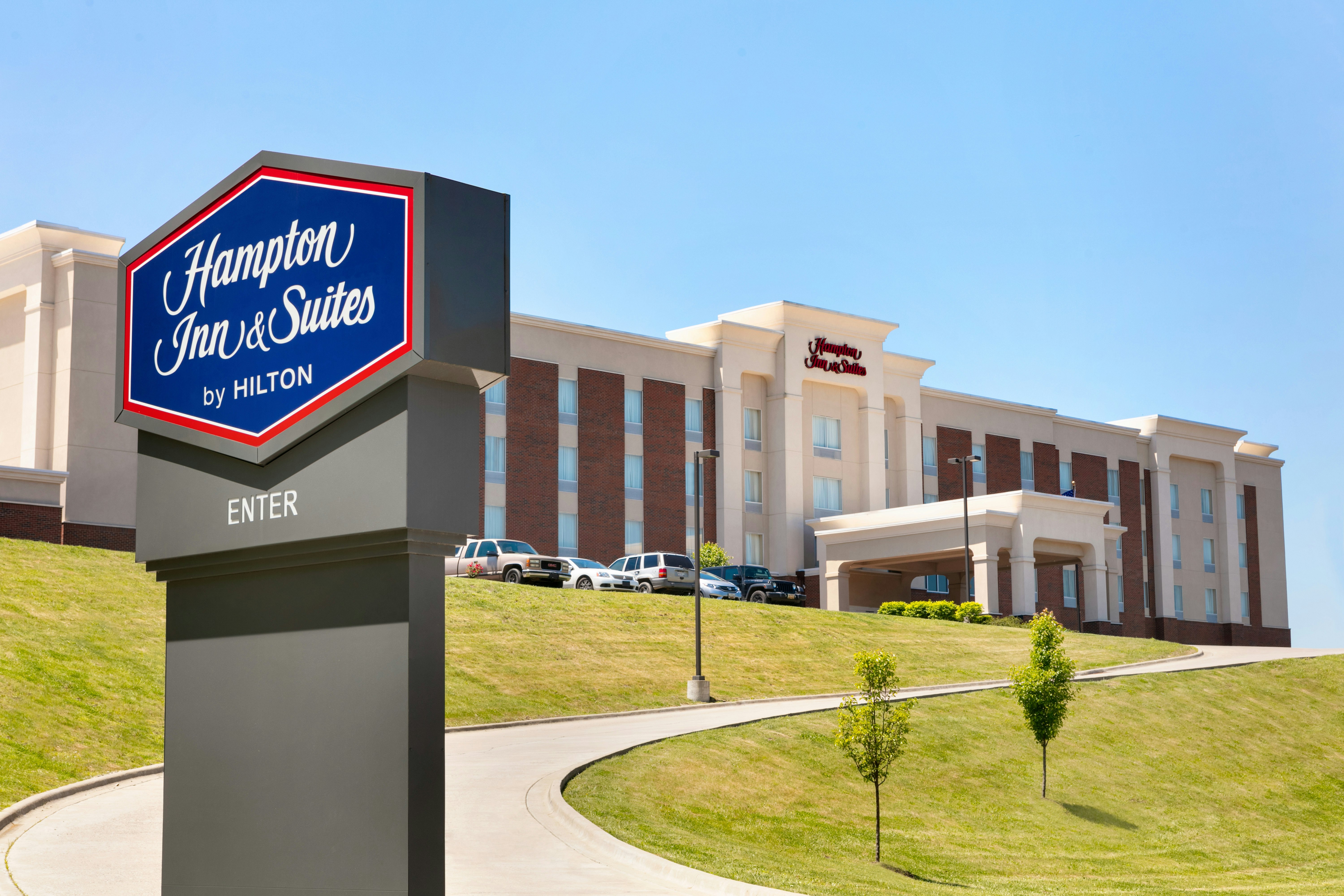 Hampton Inn & Suites Parkersburg Downtown 45/45