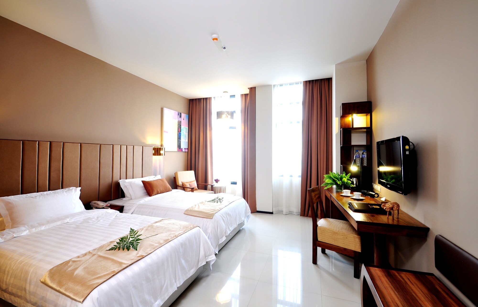 SUPERIOR, DOUBLE OR TWIN BED