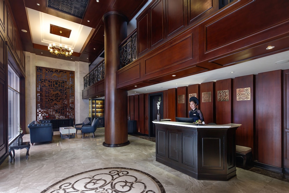 Paradise Suites Hotel 11/66