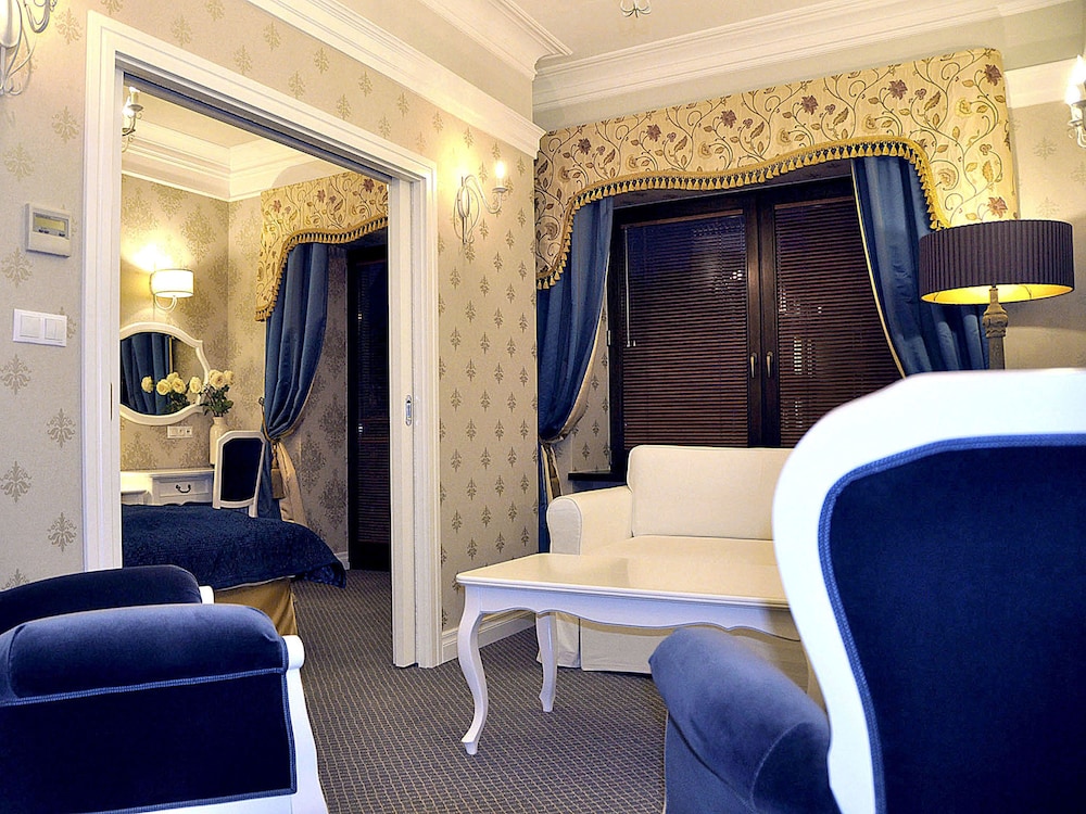 Sleepwalker Boutique Suites 5/79